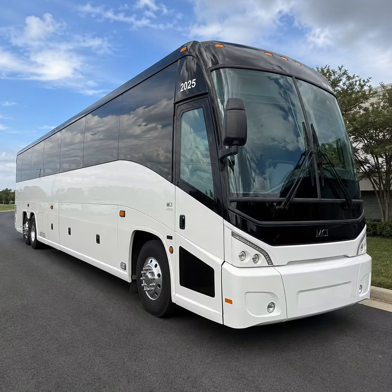 group concert trips to hartford s xl center and beyond are easy with a bus rental