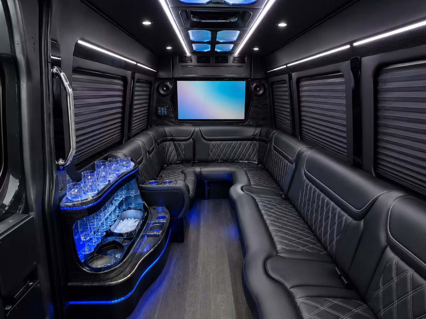 school field trip bus rentals and sports team transportation in wallingford