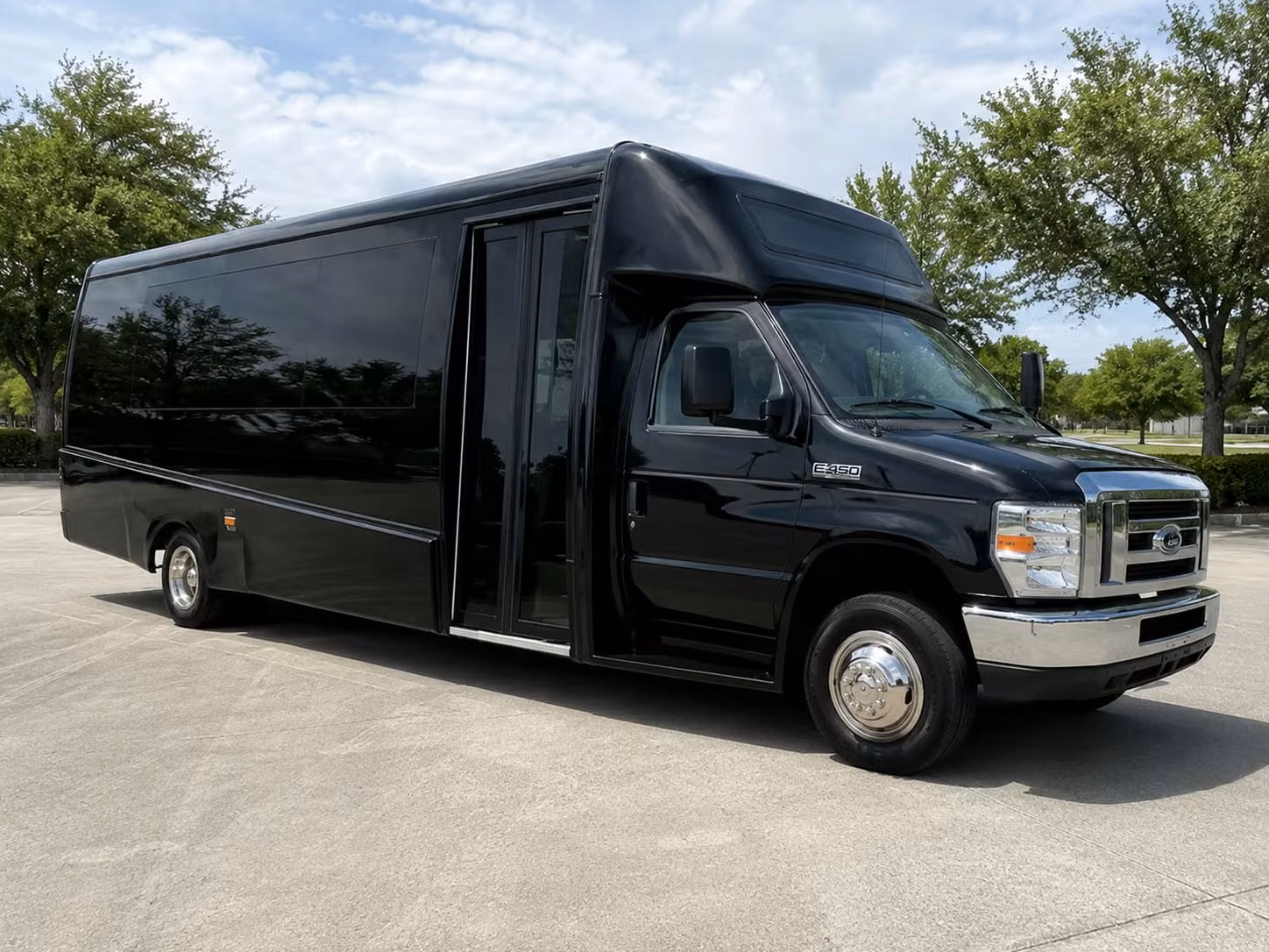 wallingford 15 passenger minibus rental